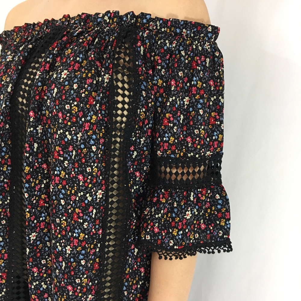 Floral Printed Crochet Lace Off Shoulder Top - Picture 7 of 7
